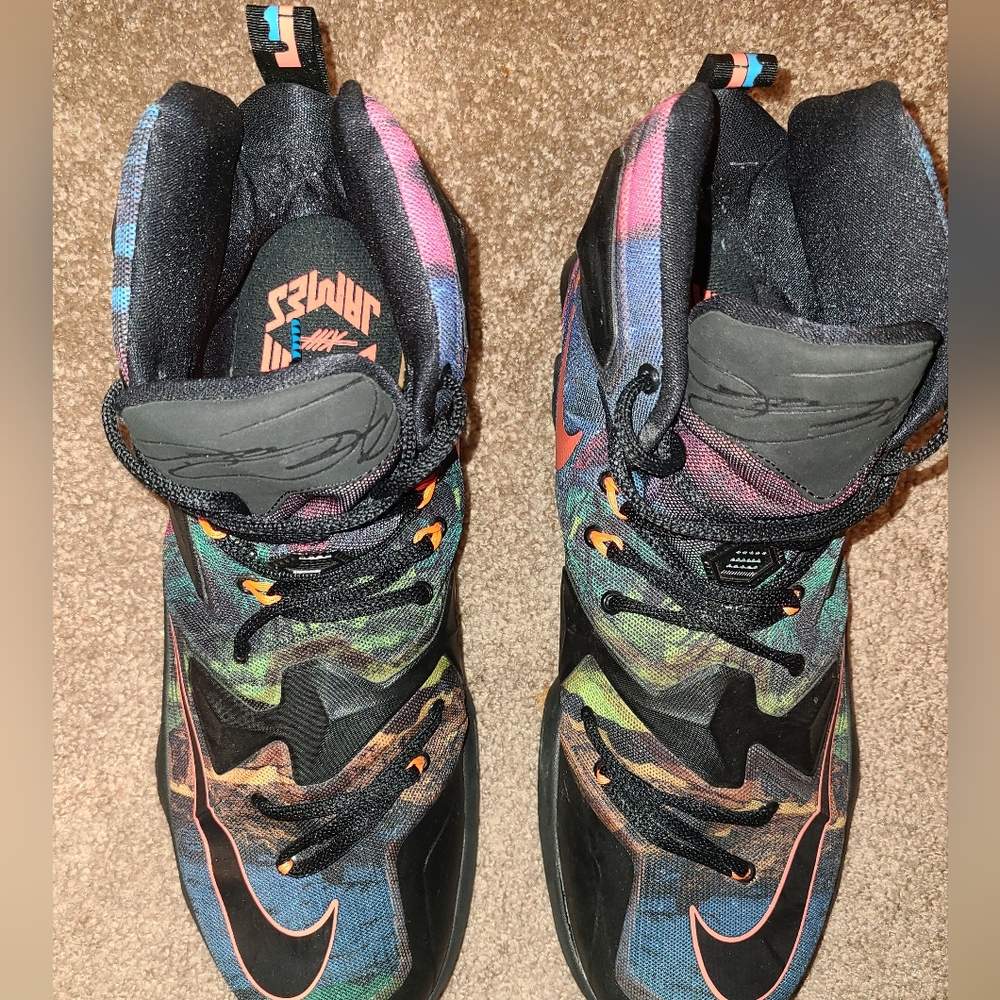 Pre-owned Mens Size 14 Nike LeBron James 13